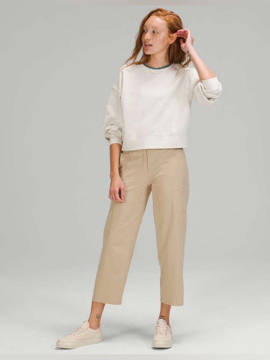 lululemon athletica Pants - Lululemon Ventlight Cargo Mid Rise Crop 26" Lightweight Travel Tan Size 6